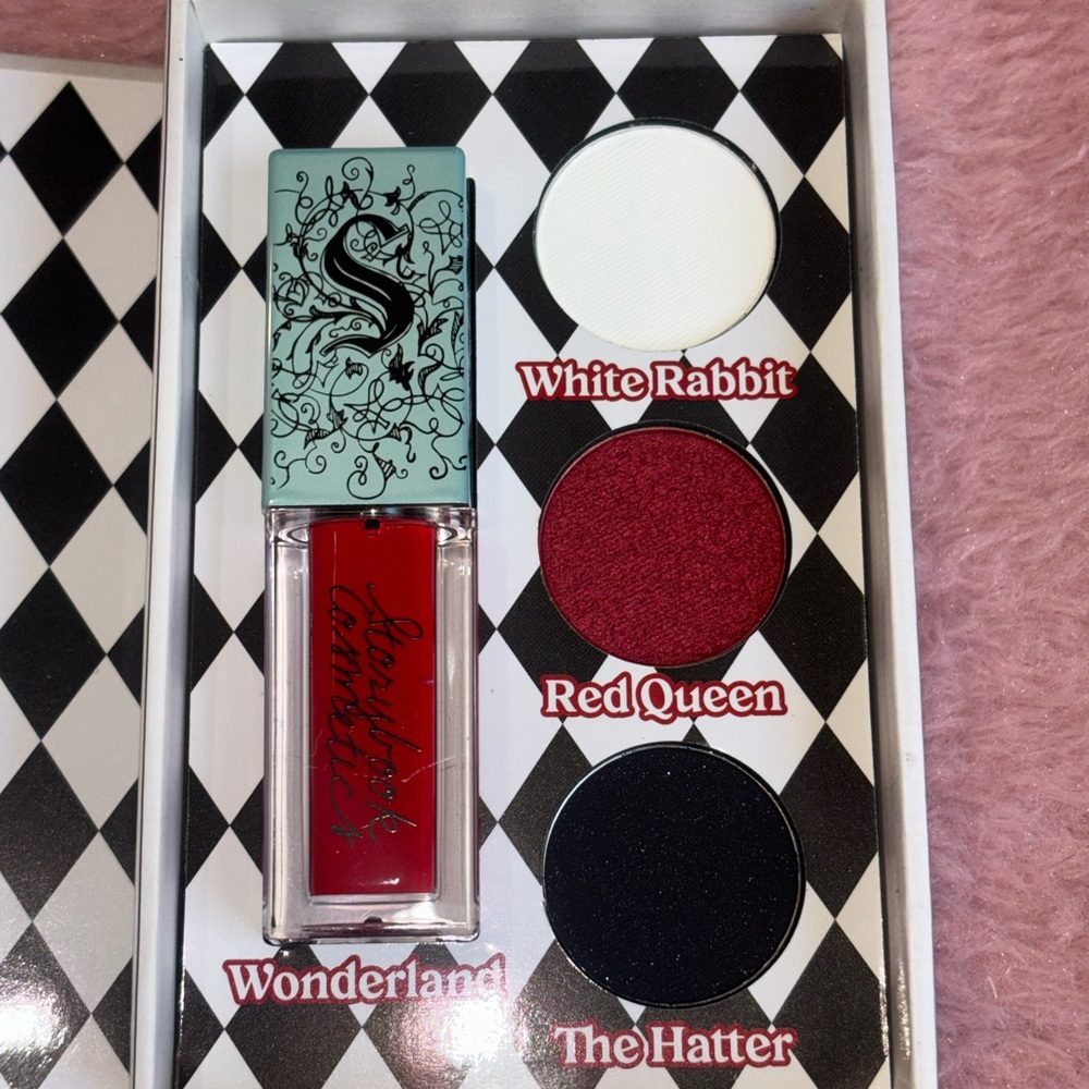 Storybook Cosmetics Alice in Wonderland Pallette Bundle - Picture 4 of 10